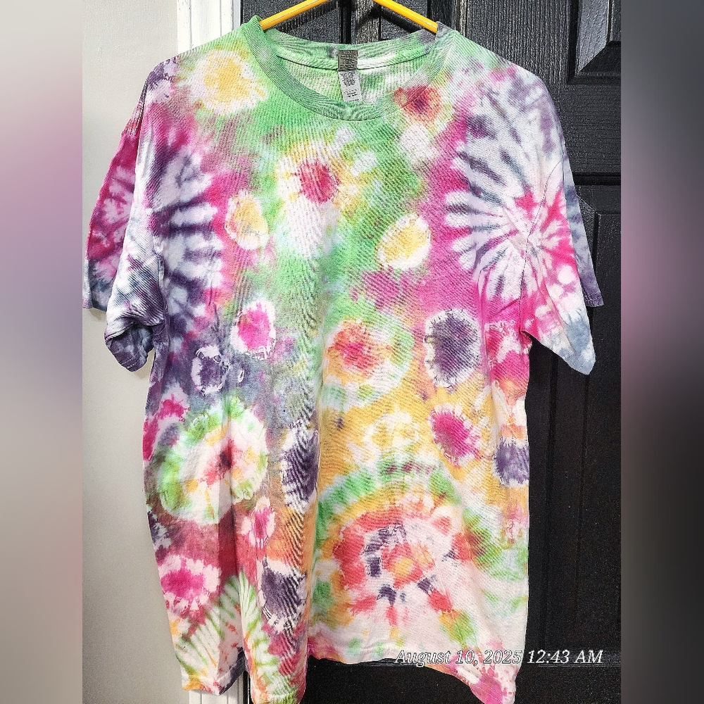 **NWOT** WOMEN Tie Dye TEE SIZE LARGE